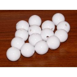 Kulka drewniana lakierowana biała 20mm  ,CENA   1szt  , ( kulki drewniane, korale  ) otwór 4mm,koralik drewniany, kulka 20mm