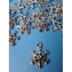 Śnieżynka metalowa chrom  , zawieszka  1,2x1,3cm , płatek śniegu