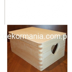 Skrzynia dekiel mała  z serduszkami  30x20x13cm , drewniana, zaokrąglone boki, skrzynia z wiekiem