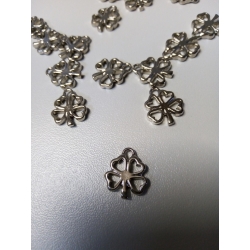 Koniczynka metalowa  1,4x1,5cm    4-listna  kolor SREBRO