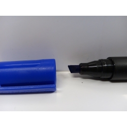 KOH-I-NOOR - Marker PERMANENTNY ze ściętą końcówką NIEBIESKI / 3884