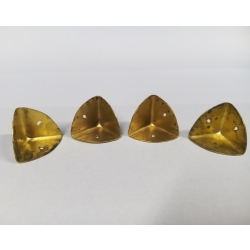 Narożnik 1,5cm mosiądzowany bok 1,5cm z otworami na gwoździki  /  / okucia metalowe  do pudełek / NAROŻNIK ZŁOTY NIKLOWANY / KOMPLET 4 szt  / 0303