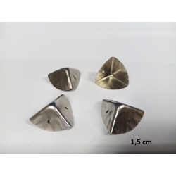 Narożnik 1,5cm , narożnik bok 1,5cm z otworami na gwoździki  / okucia metalowe do pudełek / NAROŻNIK SREBRNY  NIKLOWANY / KOMPLET 4 szt / 3030