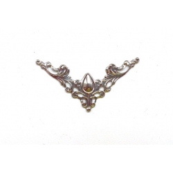 Narożnik  4x4cm metalowy  4x4 cm   ( C1252 srebrny ) , cena dotyczy 1szt / okucia metalowe  do pudełek / narożnik srebrny