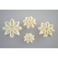 FOREMKA PLASTIKOWA KSZTAŁT STOKROTKA 4szt /  od 2-3,5cm / 7342
