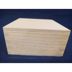 Pudełko 10x10x5cm , pudełko z pokrywką frezowaną / 01313 / pudełko drewniane 10x10x5