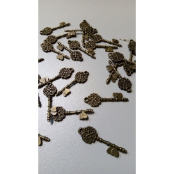 Kluczyk ozdobny , zawieszka metalowa 1,1x3,4cm / cena 1szt / dekor  , serca