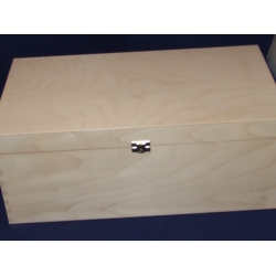 Skrzynia z uchwytami i zatrzaskiem    47x26x18,5cm