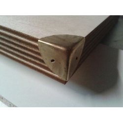 Narożnik 1,5cm ciemny mosiądz bok 1,5cm z otworami na gwoździki / cena 4 szt / okucia metalowe  do pudełek / 6311